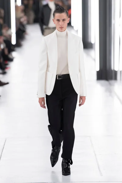 Look 12